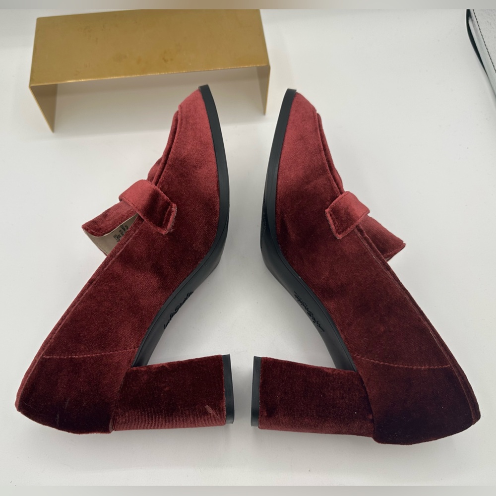 LIFE STRIDE Soft System Farrah Velvet Slip-On Pumps | Size 7.5 Wide - Picture 8 of 14